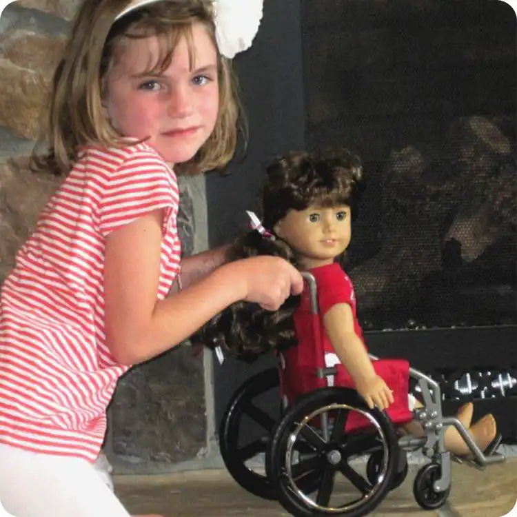 استفاده از عروسک دارای معلولیت برای همزاد پنداری کودکان